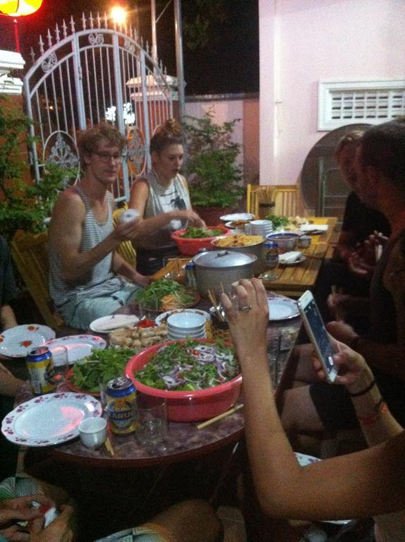 Red Ceramics Homestay Хоян Екстер'єр фото