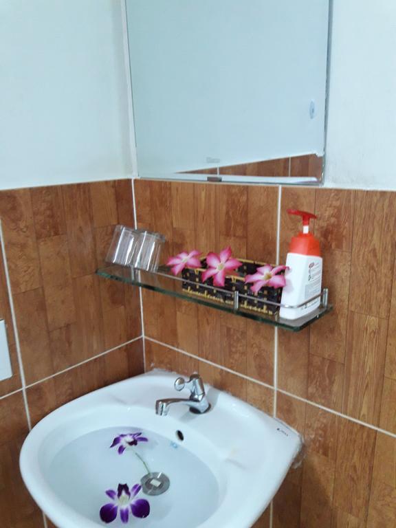 Red Ceramics Homestay Хоян Екстер'єр фото