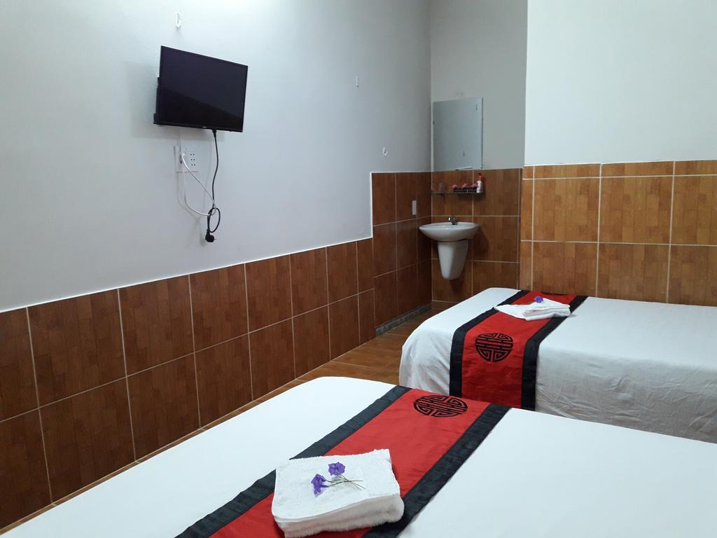 Red Ceramics Homestay Хоян Екстер'єр фото