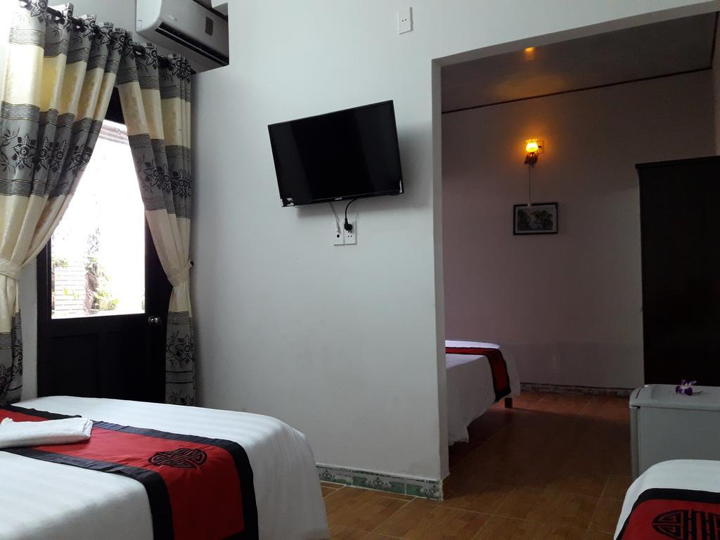 Red Ceramics Homestay Хоян Екстер'єр фото