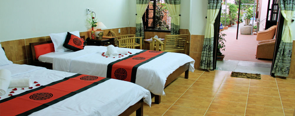 Red Ceramics Homestay Хоян Екстер'єр фото