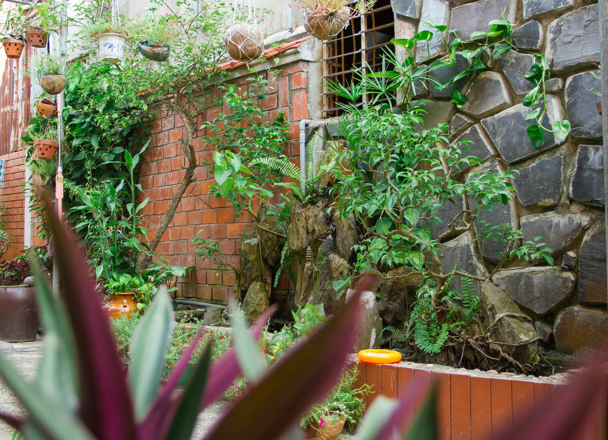 Red Ceramics Homestay Хоян Екстер'єр фото